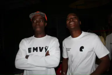 Two Earthians in EMVŸ pieces after dark